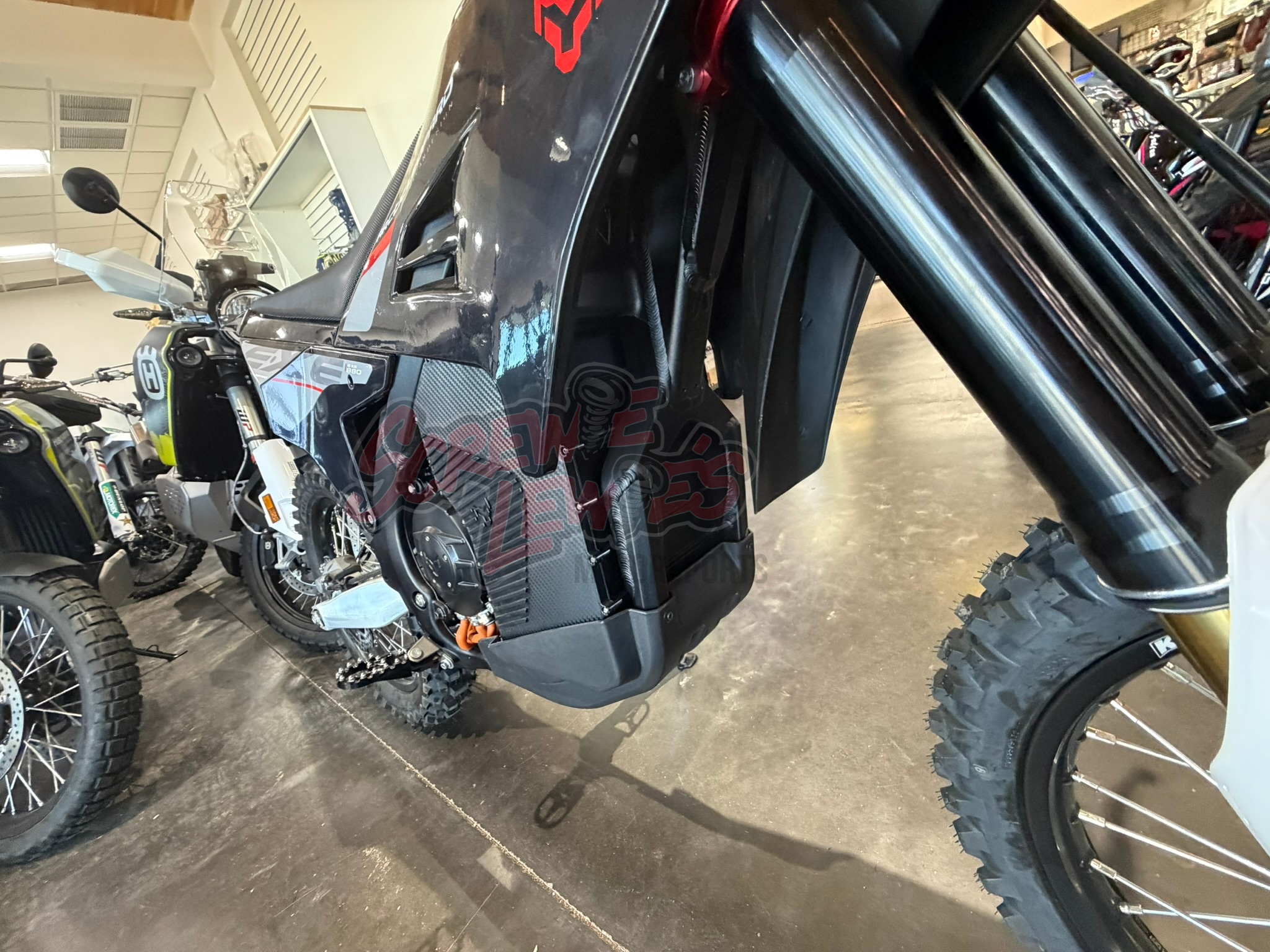 Arctic Leopard EXE 880 Enduro Black - Image 9