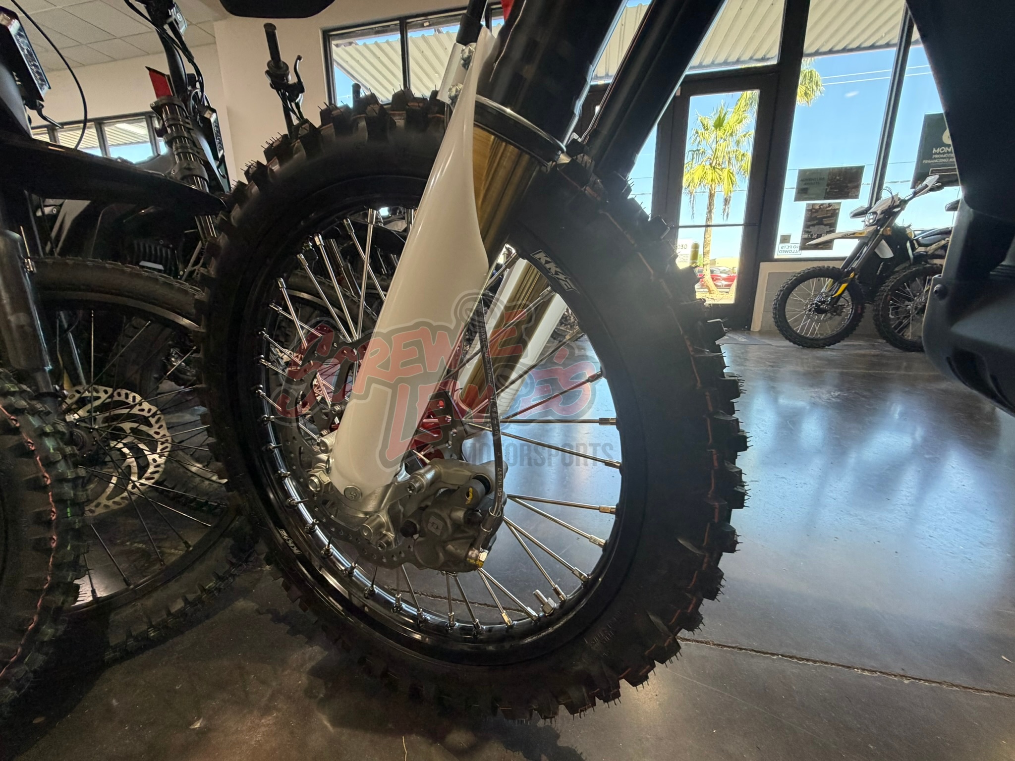 Arctic Leopard EXE 880 Enduro Black - Image 14