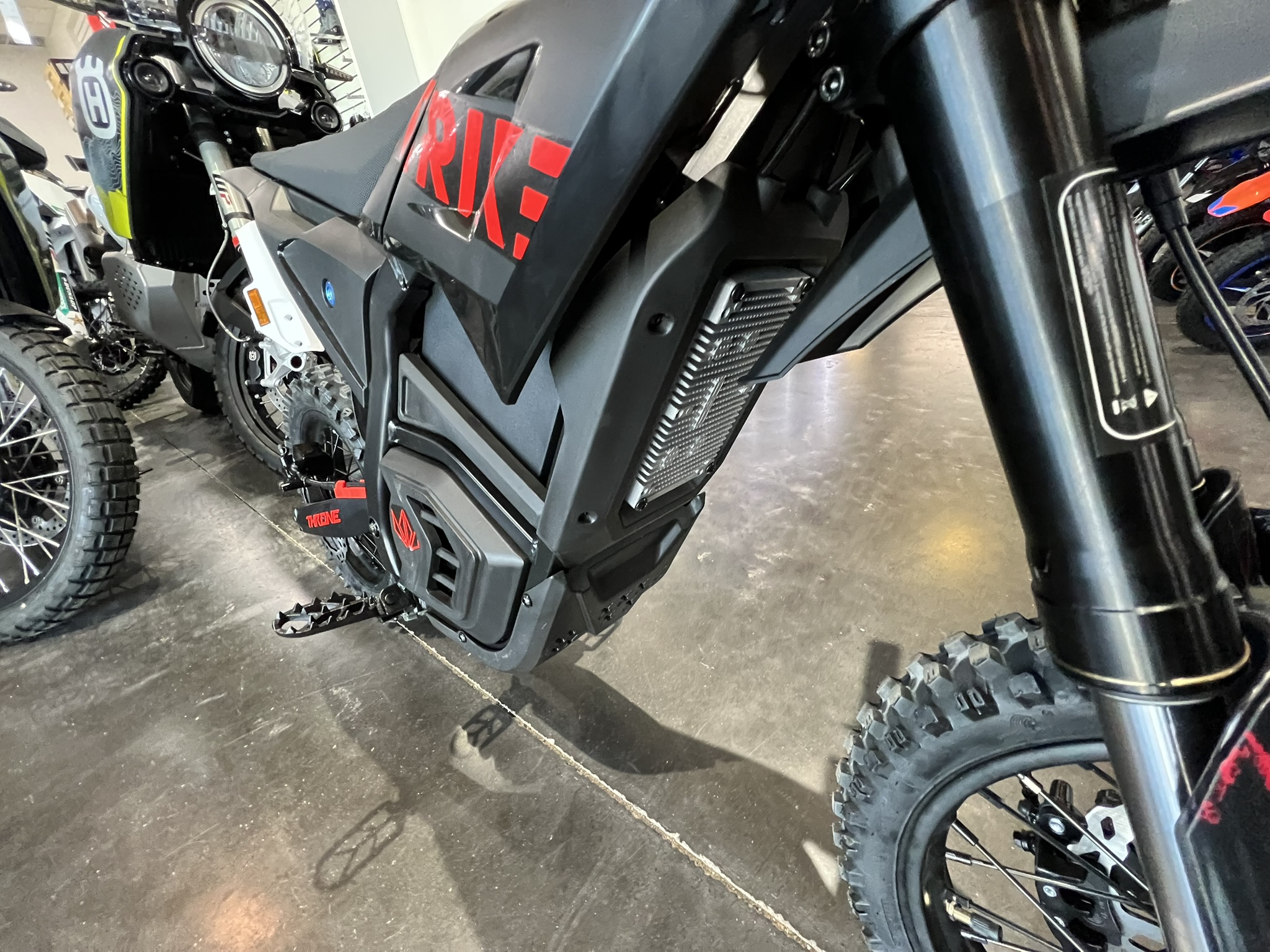 Strike Shadow 48V - Black - Image 9