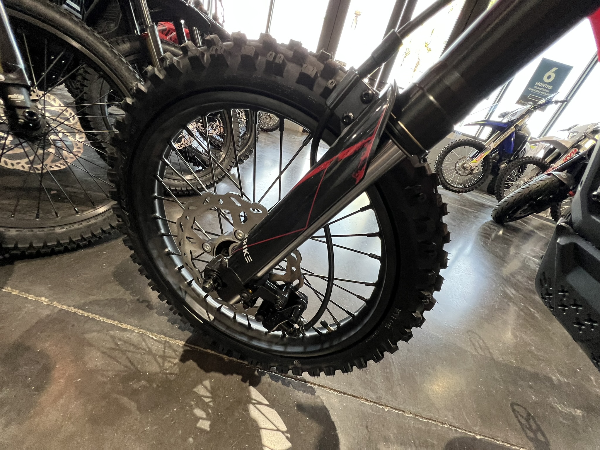 25 red strike shadow 60v front tire
