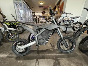 RFN Warrior Youth SX E5 side profile view.