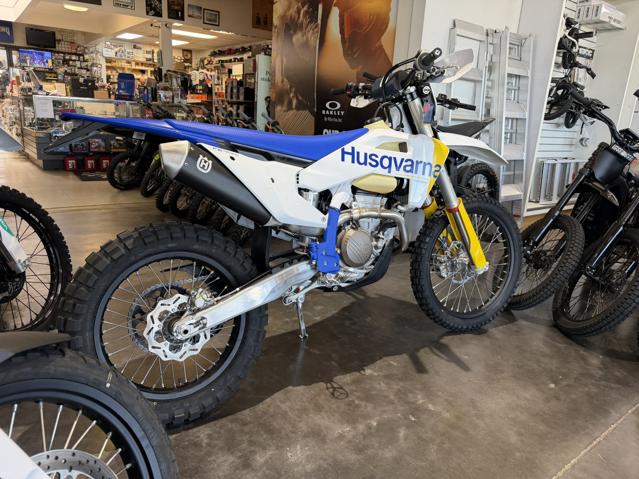 2027 Husqvarna FE 350s 4-Stroke - Image 3