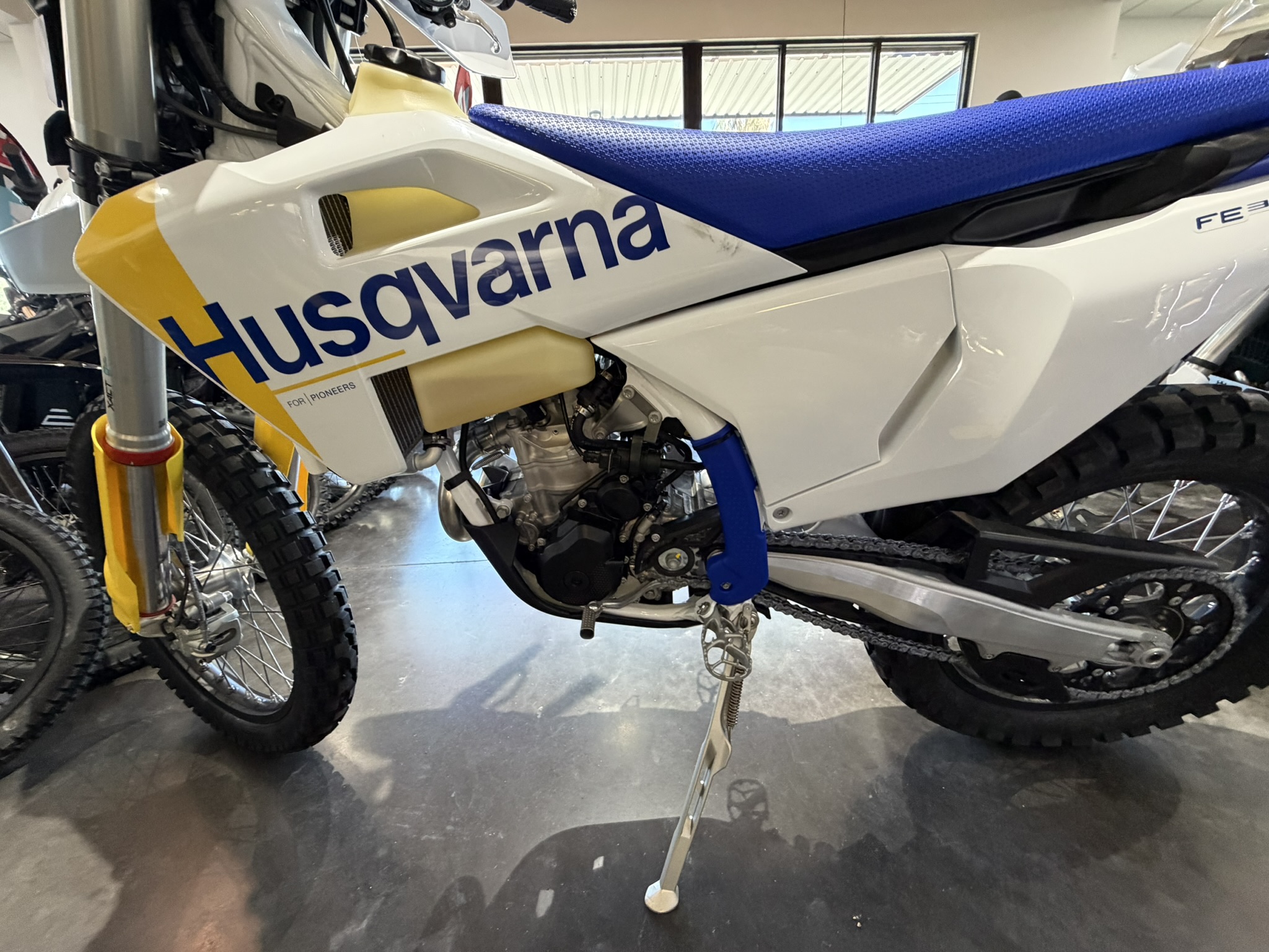 2027 Husqvarna FE 350s 4-Stroke - Image 9