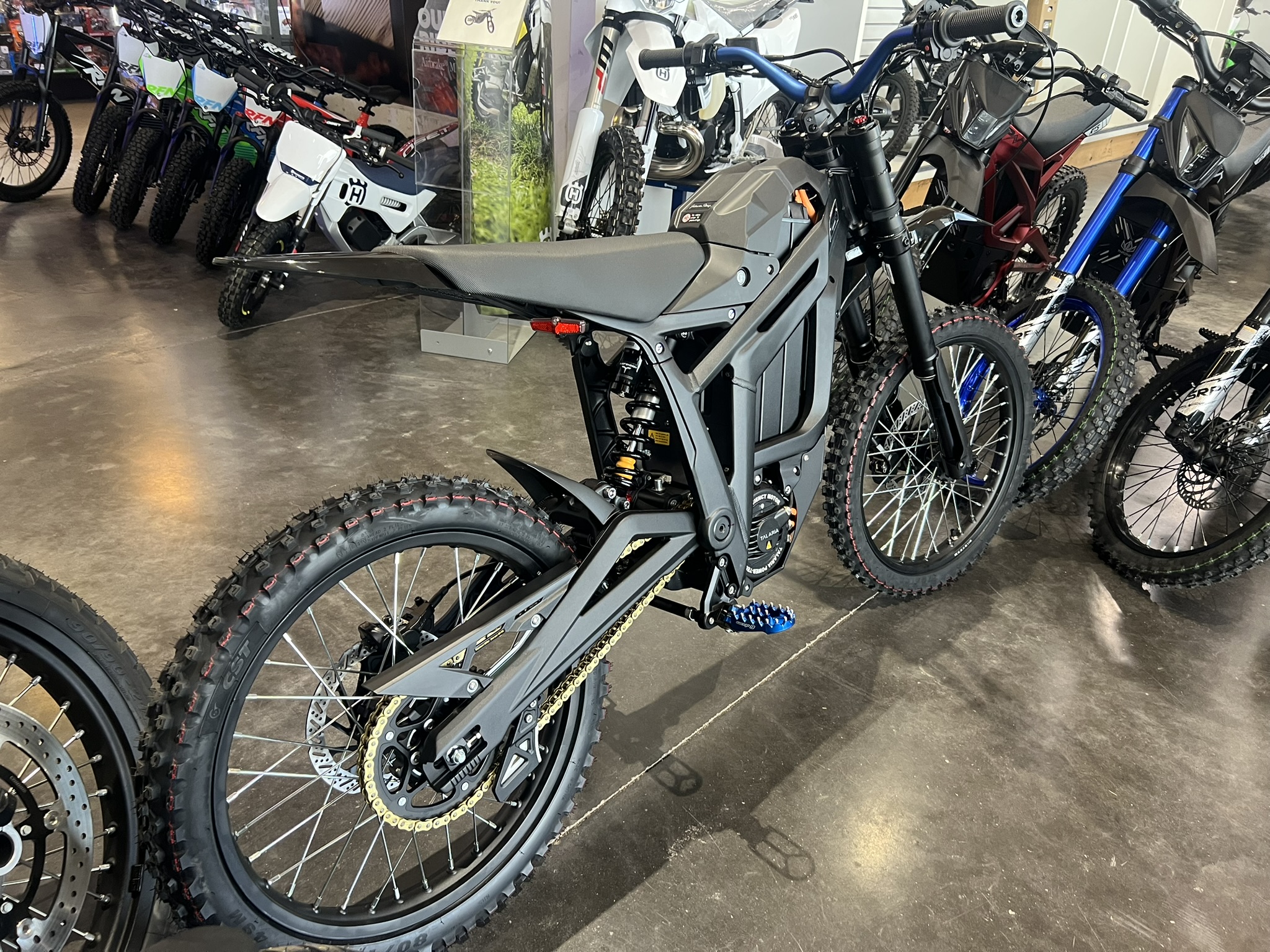 Talaria MX5 Sting Pro with Warp9 Bars and Pegs - Image 3