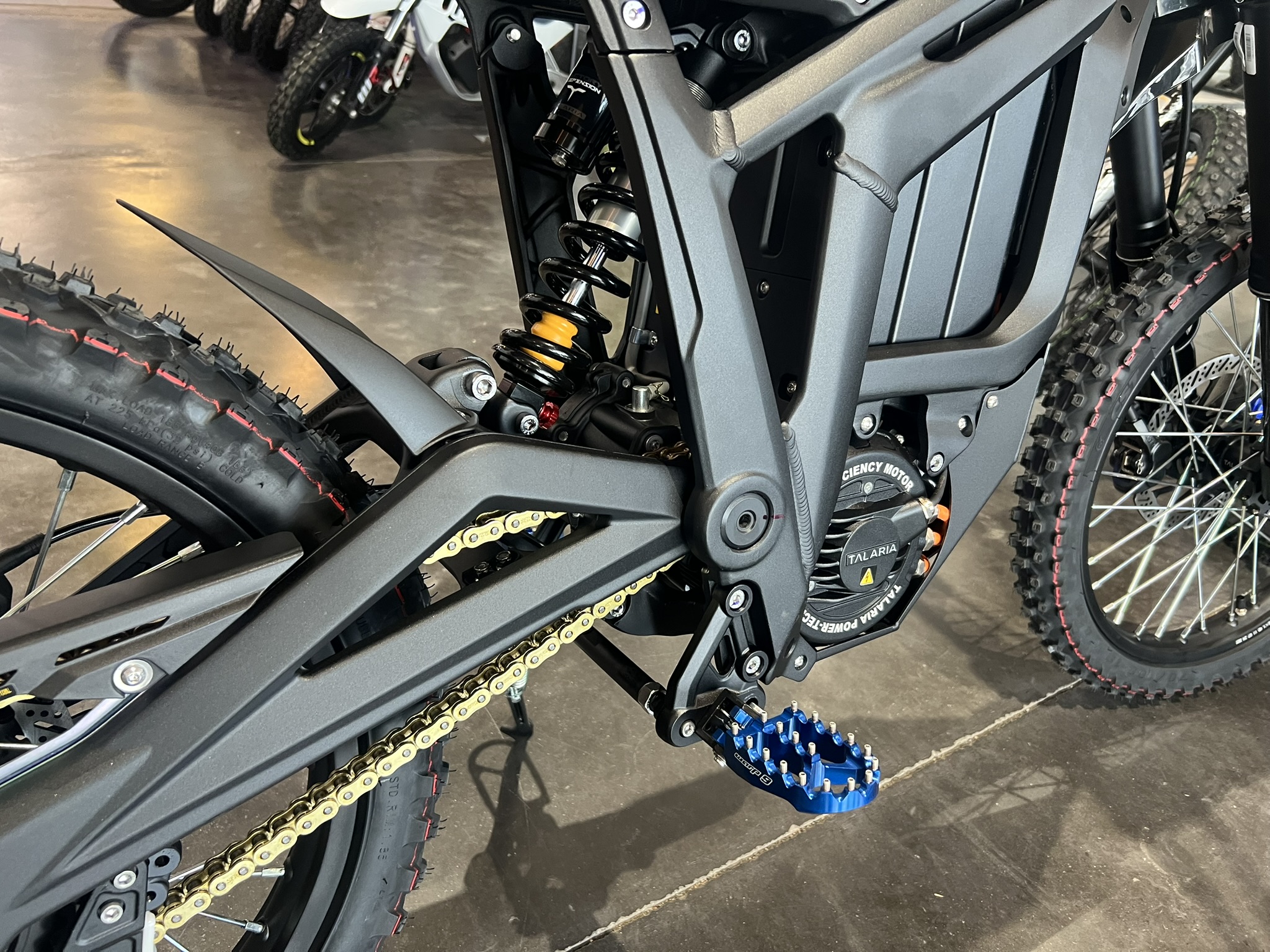 Talaria MX5 Sting Pro with Warp9 Bars and Pegs - Image 5