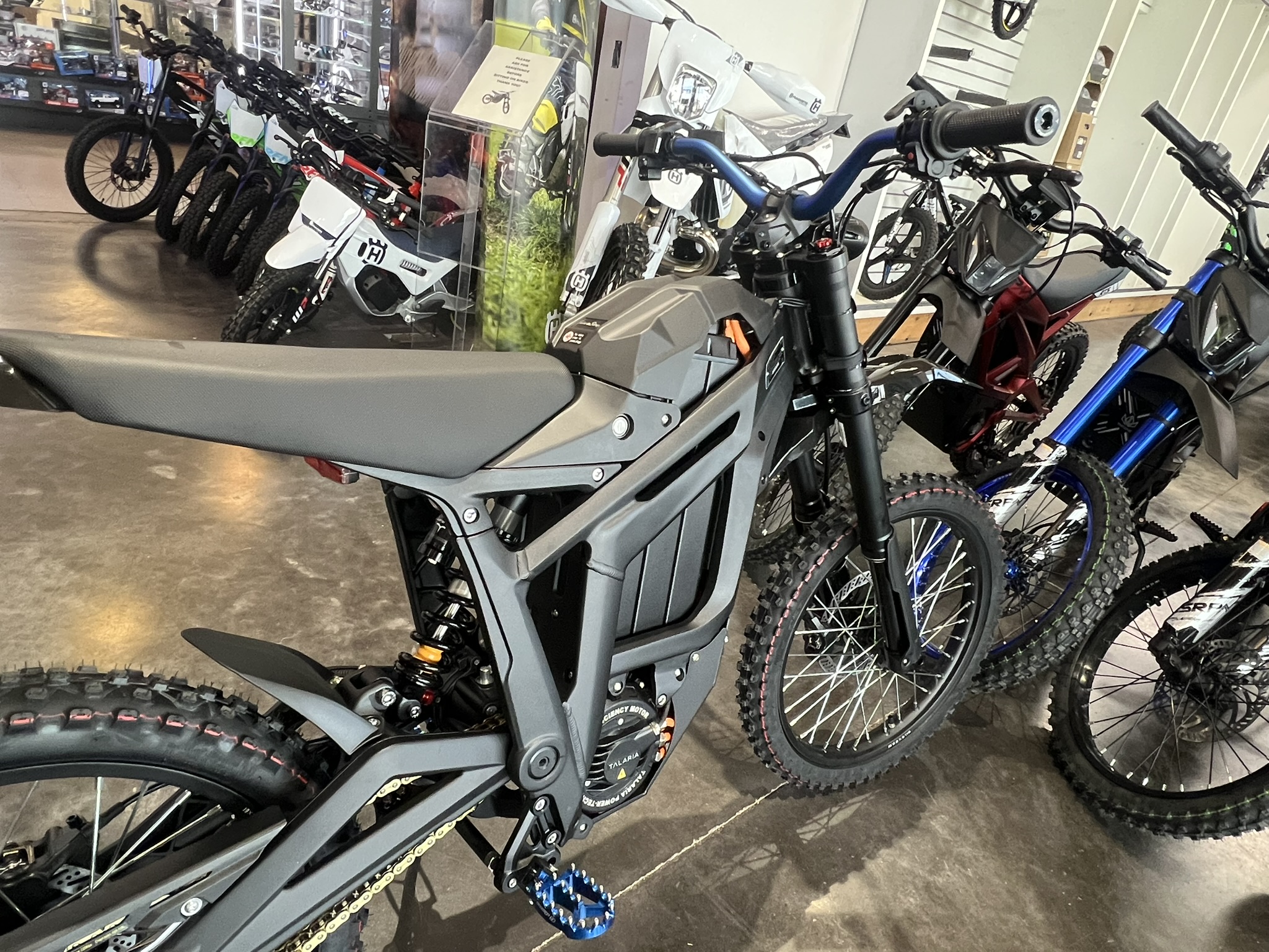 Talaria MX5 Sting Pro with Warp9 Bars and Pegs - Image 6