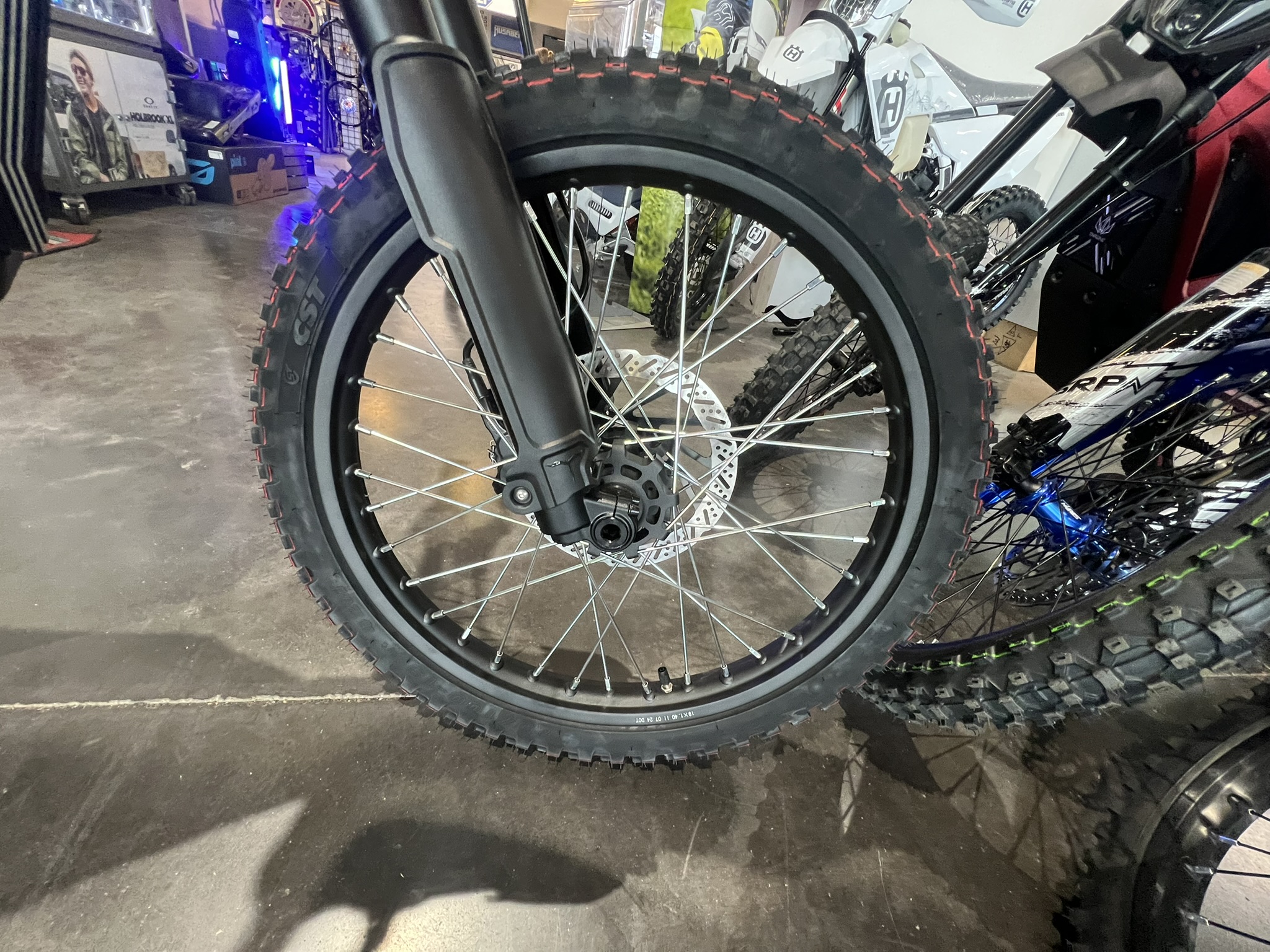 Talaria MX5 Sting Pro with Warp9 Bars and Pegs - Image 9