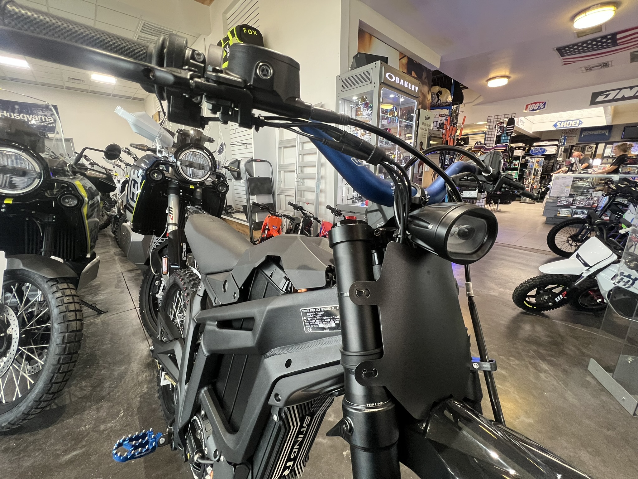 Talaria MX5 Sting Pro with Warp9 Bars and Pegs - Image 11