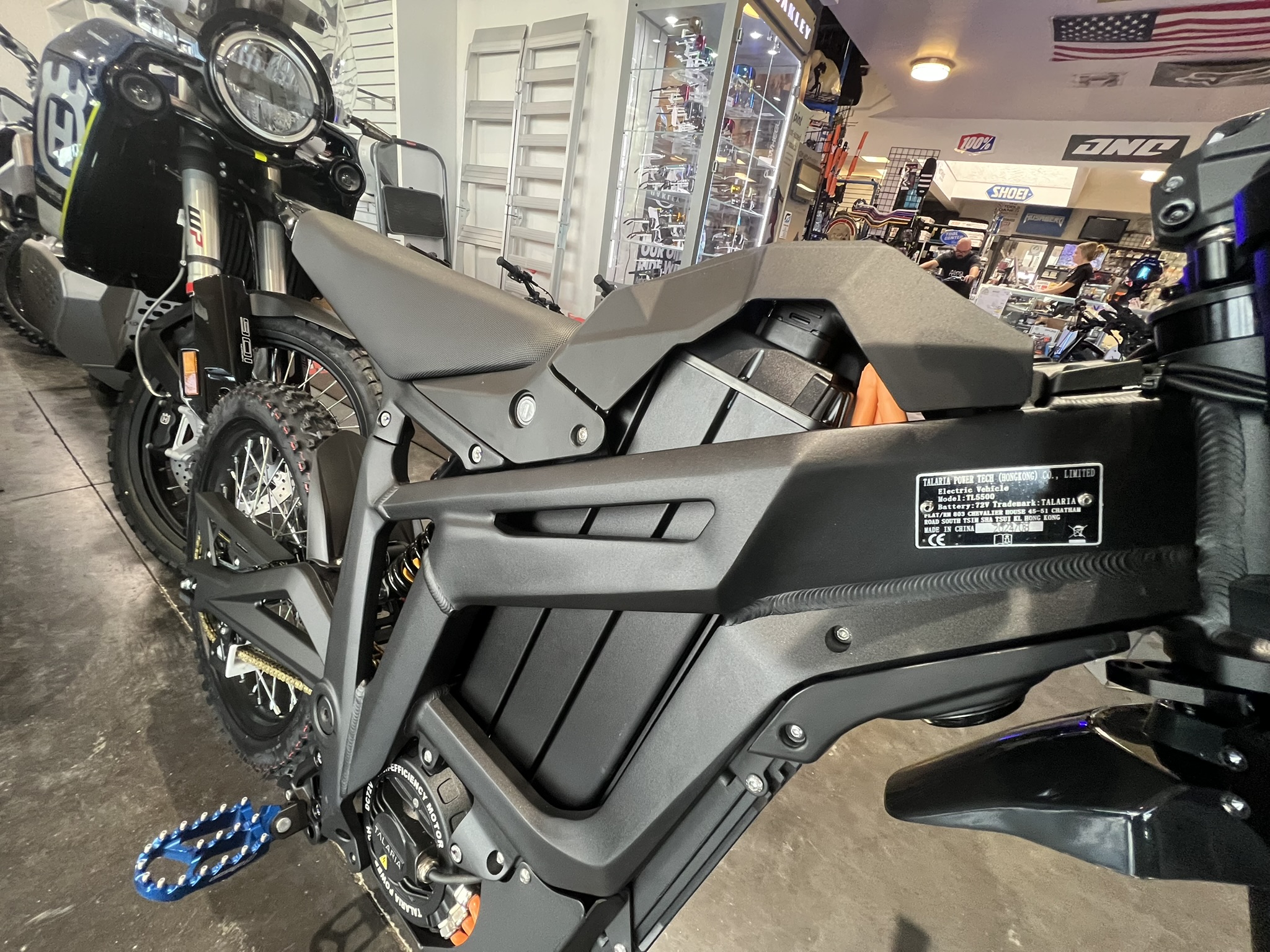 Talaria MX5 Sting Pro with Warp9 Bars and Pegs - Image 13