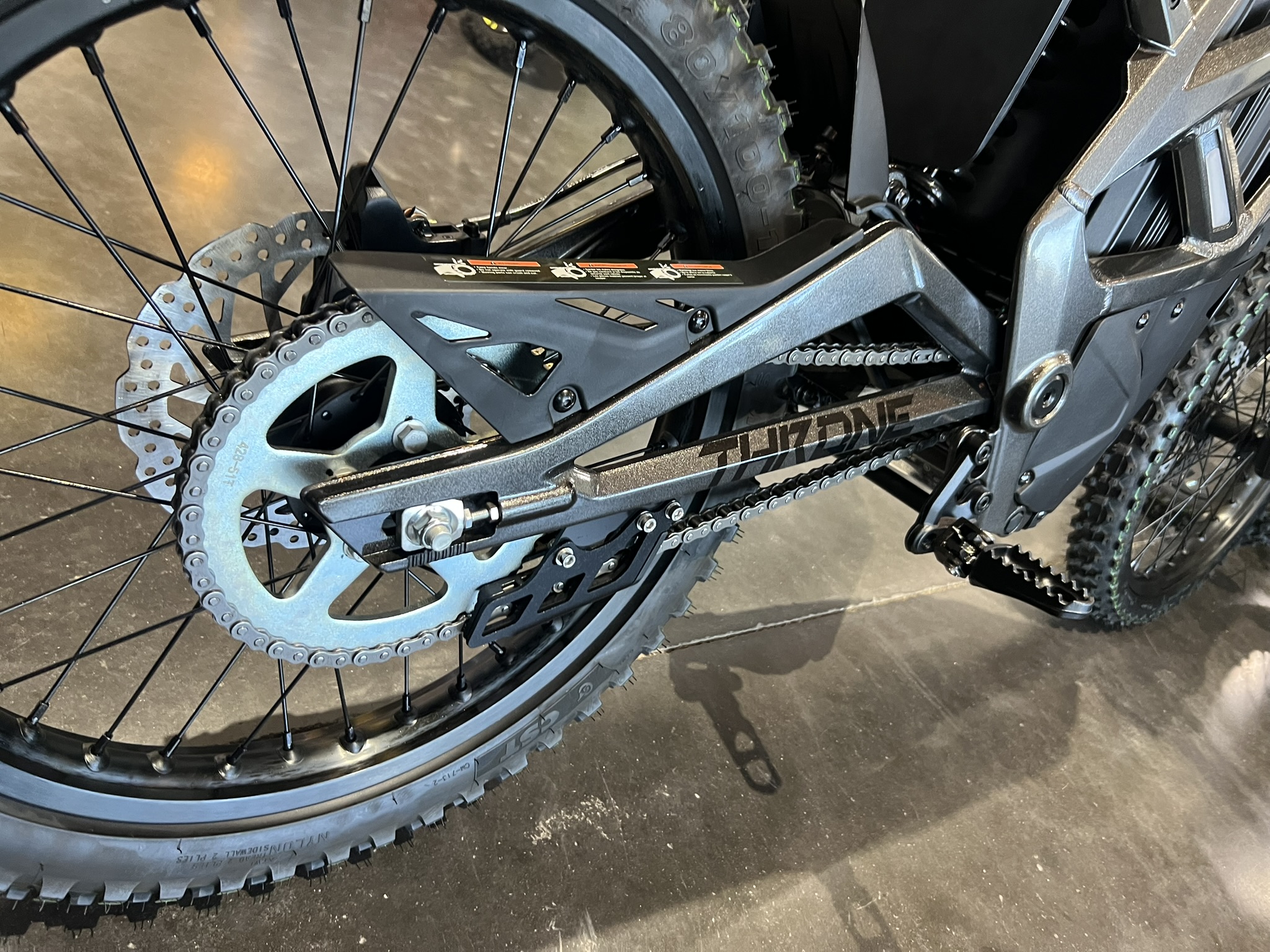 SRPNT X3 GREY BACK TIRE