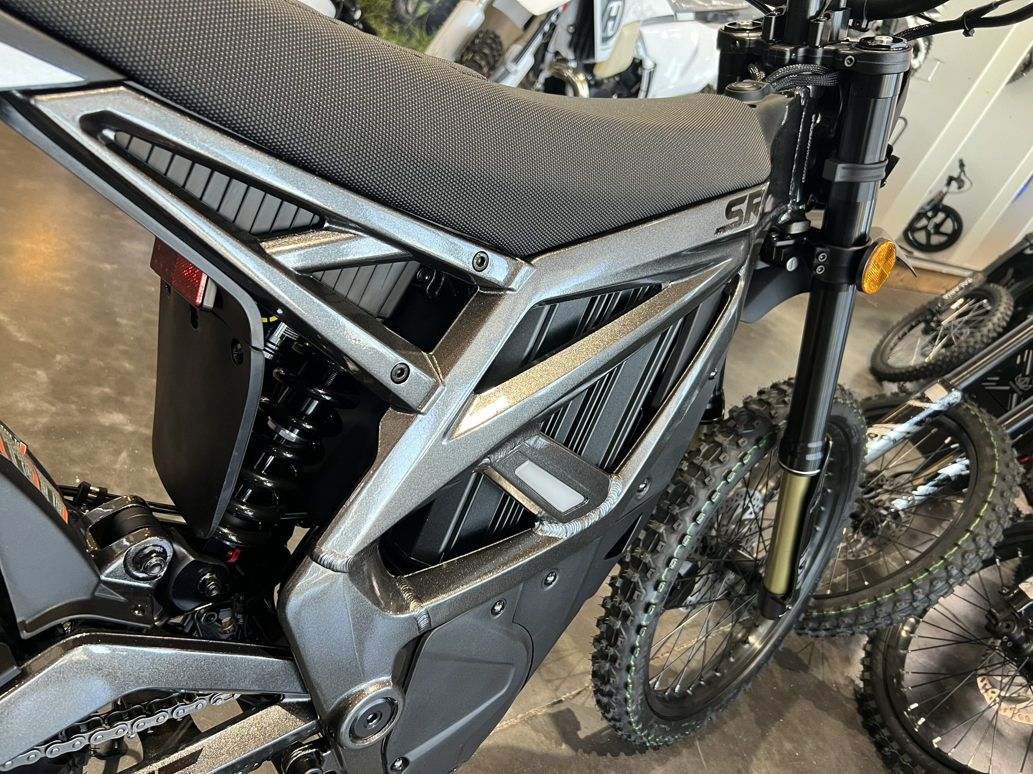 SRPNT X3 GREY SIDE PROFILE