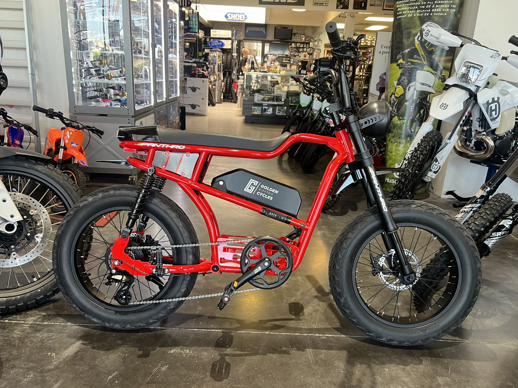 Panthro e-bike red side profile
