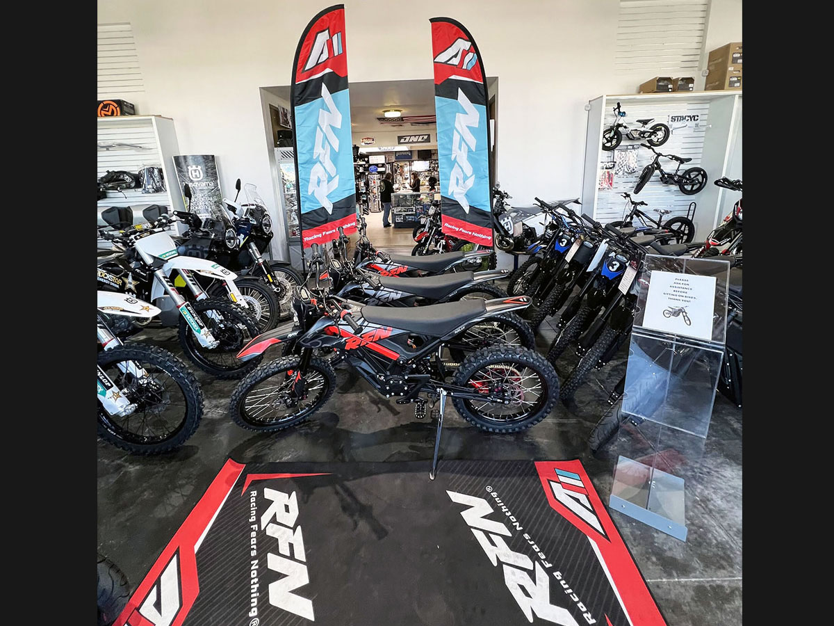 RFN Rally Pro DLX Black/Grey with 43AH Battery - Save $400!