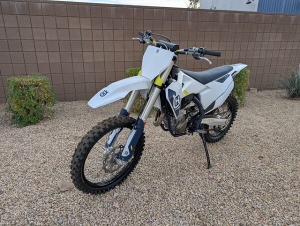 2022 Husqvarna FC 450 - Image 17